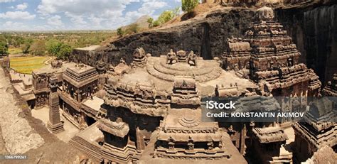  A Gruta de Ellora, um Tesouro Esculpido na Rocha e Sinfonia da História!