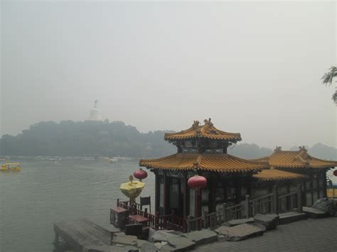 Parque Tangshan Beihai Deslumbra com Paisagens Naturais Imponentes e Recreação Ativa!