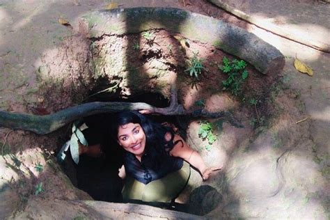 Củ Chi Tunnels: Um mergulho na história e aventura subterrânea!