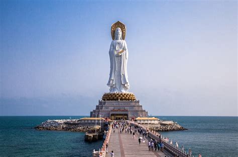 Nanshan Temple: Uma Jóia Arquitctural com Vistas Deslumbrantes para o Mar da China Meridional!