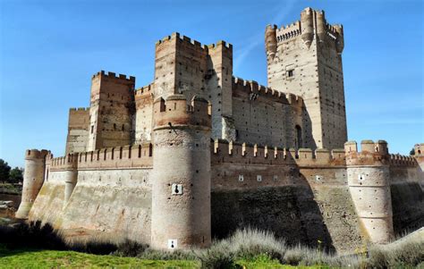   O Castelo de Exeter: Uma Fortaleza Histórica com Um Toque Medieval Encantador!