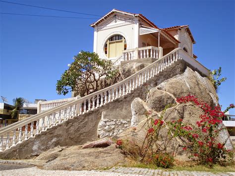 O Museu de Arte e Cultura da Universidade de Quixada: Um Tesouro Cultural Escondido na Cidade da Lua!